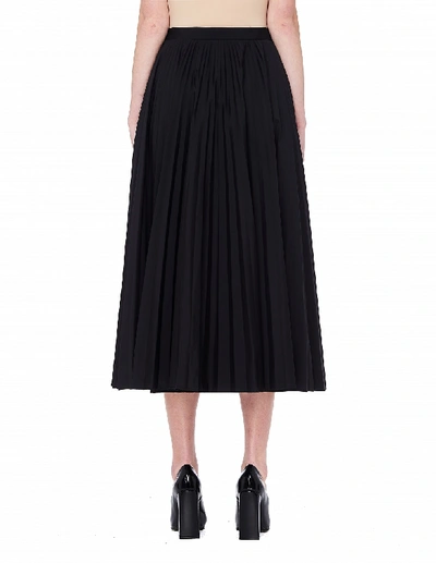 Shop Maison Margiela Black Tech-fabric Pleated Midi Skirt
