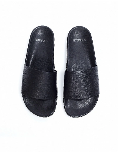Shop Vetements Textured Black Leather Slides