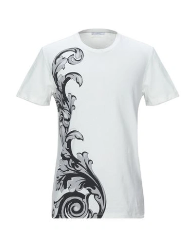 Shop Versace T-shirts In Ivory