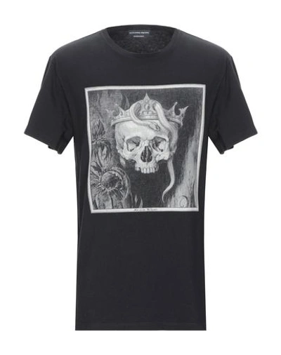 Shop Alexander Mcqueen T-shirt In Black