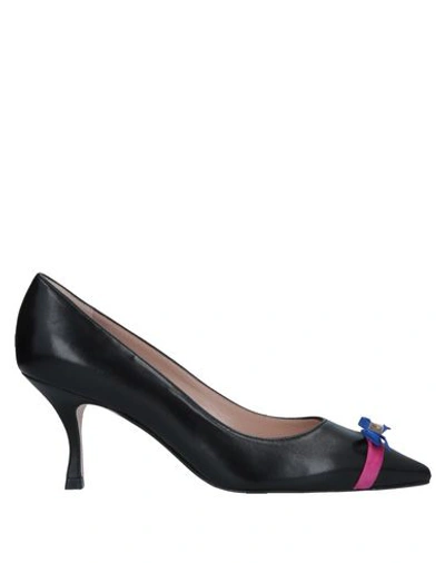 Shop Stuart Weitzman Pump In Black