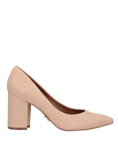 Shop Carrano Pump In Ivory
