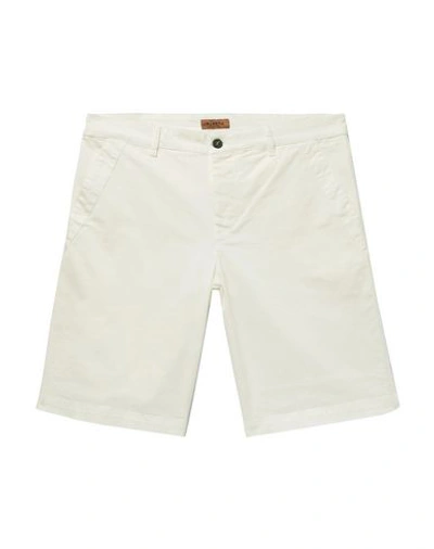 Shop Barena Venezia Shorts & Bermuda In Ivory