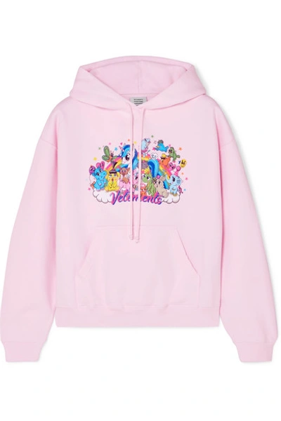 Shop Vetements Cropped Printed Cotton-jersey Hoodie In Pink