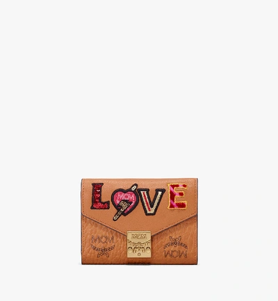 Shop Mcm Dreifach Gefaltete Patricia Brieftasche In Love Patch Visetos In Cognac