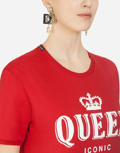 Shop Dolce & Gabbana T-shirt With Queen Iconic Print In Red