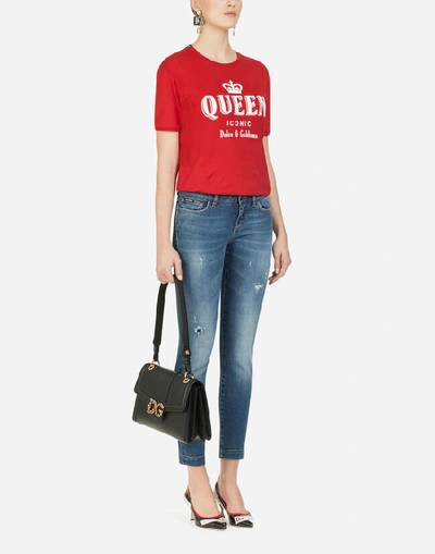 Shop Dolce & Gabbana T-shirt With Queen Iconic Print In Red