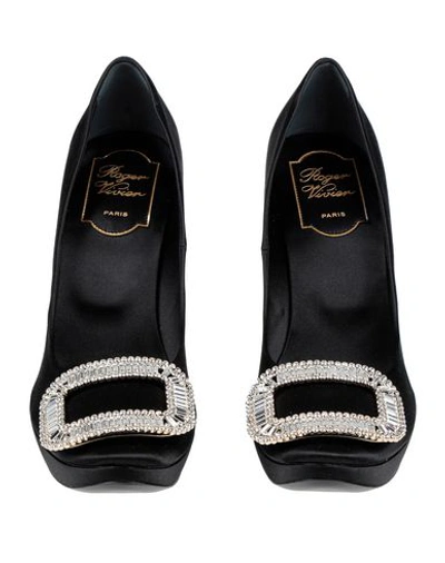 Roger Vivier Pumps In Black