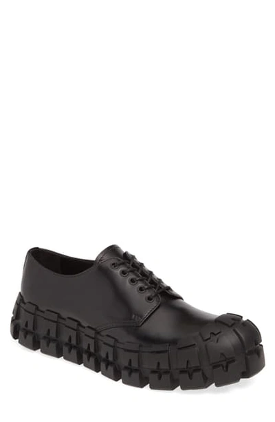 Shop Prada Lug Sole Derby In Nero