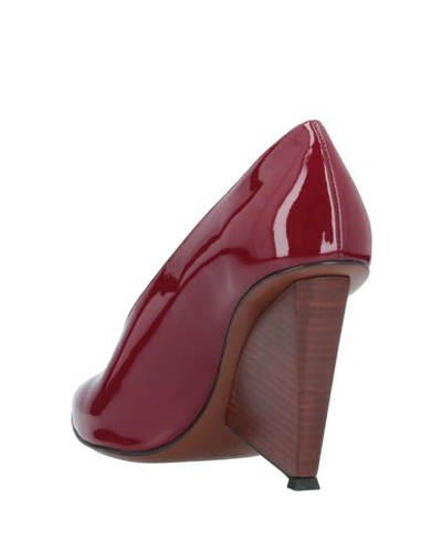 Shop Alain Tondowski Pump In Maroon