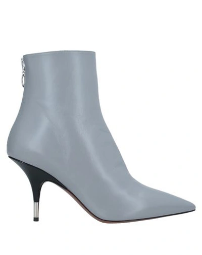 Shop Alain Tondowski Ankle Boot In Grey