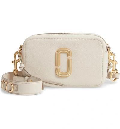 Shop Marc Jacobs The Softshot 21 Crossbody Bag In Cream