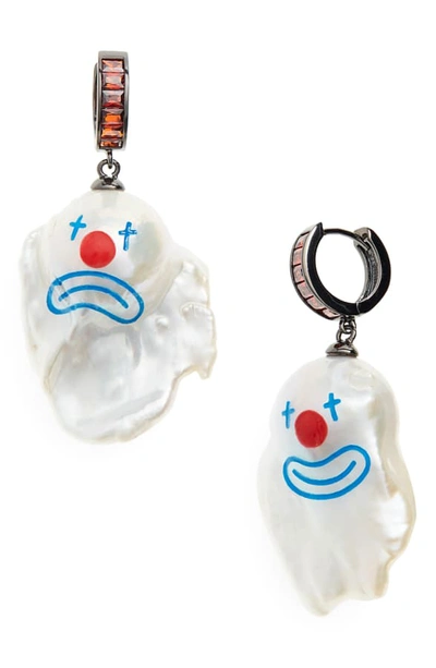 Clown pearl earrings online