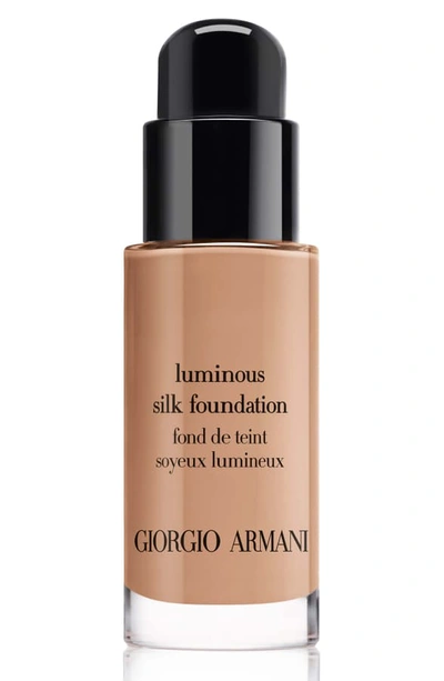 Shop Giorgio Armani Luminous Silk Foundation In No. 5.5