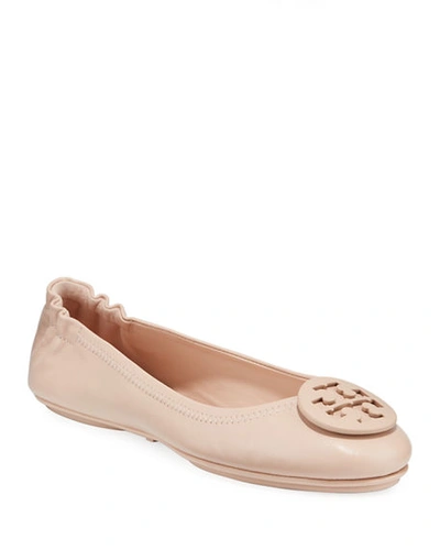 Shop Tory Burch Minnie Travel Leather Ballet Flats In Sand