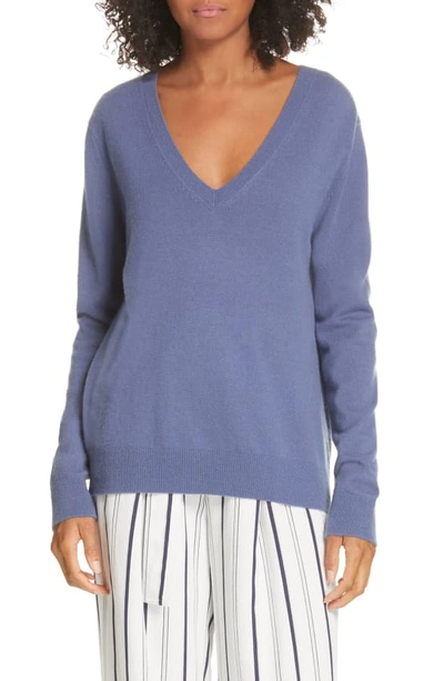 Shop Vince Weekend V-neck Cashmere Sweater In Arroyo