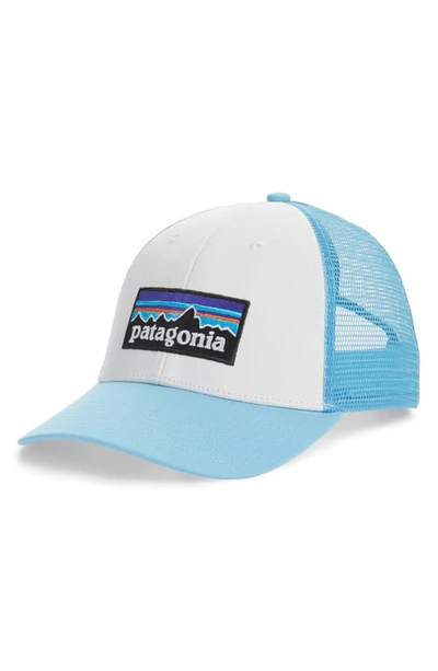 Shop Patagonia Pg - Lo Pro Trucker Hat - White In White / Break Up Blue