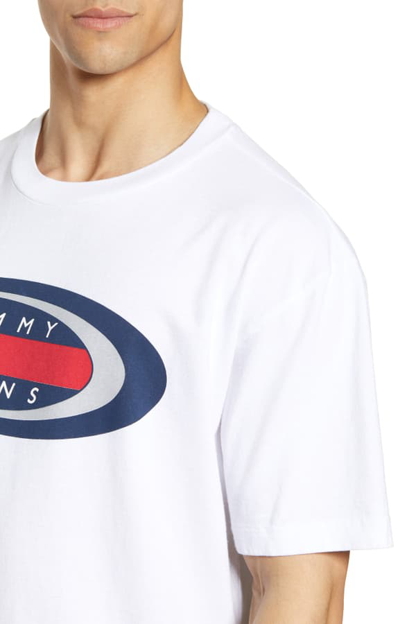 Tommy Jeans Tjm Summer Oval Logo T-shirt In Cloud Dancer | ModeSens