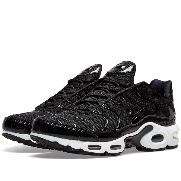 nike air max plus se black