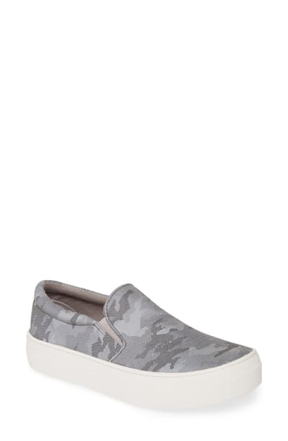 steve madden gills metallic camo