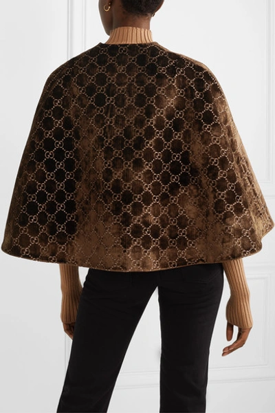 Shop Gucci Velvet-jacquard Cape In Brown