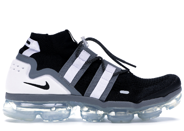 black vapormax utility