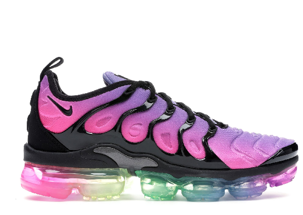black and pink vapormax plus