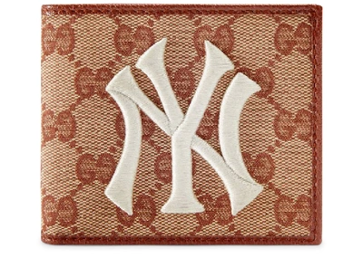 Pre-owned Gucci New York Yankees Patch Wallet Gg Beige/brick Red
