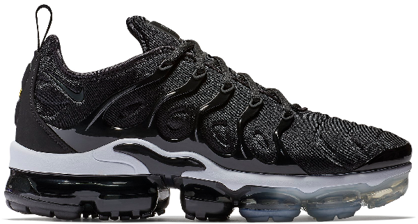 nike air vapormax plus black white