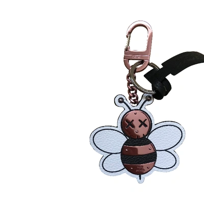 Pre-owned Dior  X Kaws Bee Key Ring Pink