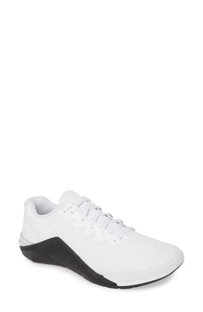 metcon 5 black white