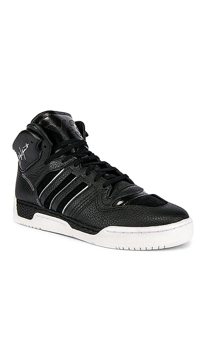 Shop Y-3 Hayworth Sneaker In Black