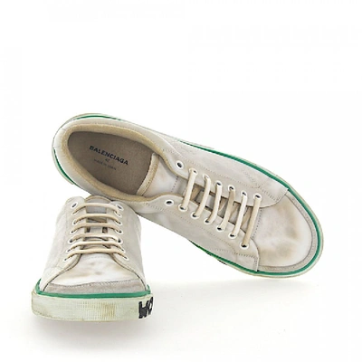 Shop Balenciaga Low-top Sneakers Wazh1 Calfskin Finished Logo Print Grey White