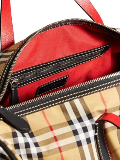 Shop Burberry Grosse Reisetasche In Red