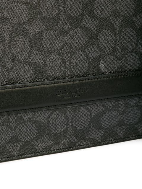 coach manhattan pouch