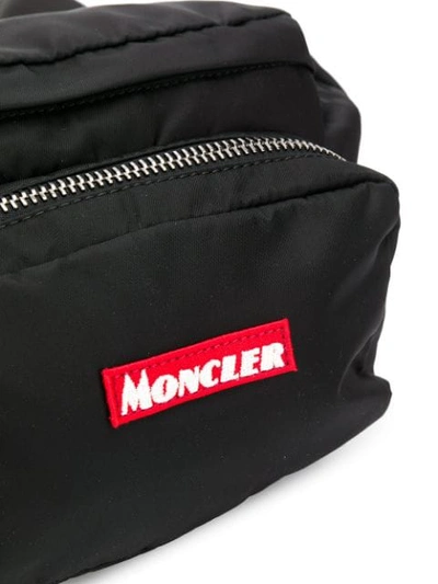 MONCLER LOGO PATCH BELT BAG - 黑色