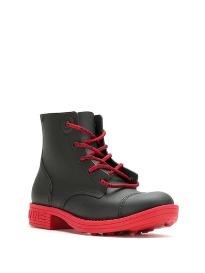 Shop À La Garçonne X Melissa Military-stiefel In Preto Vernmelho