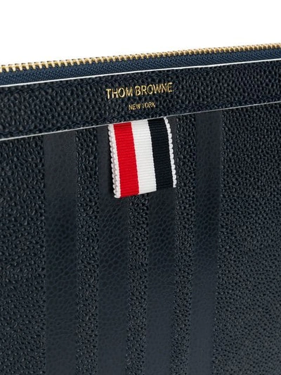 THOM BROWNE 浮雕 4 条纹饰中号文件包 - 蓝色