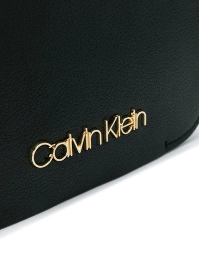 CALVIN KLEIN LOGO PLAQUE BELT BAG - 黑色