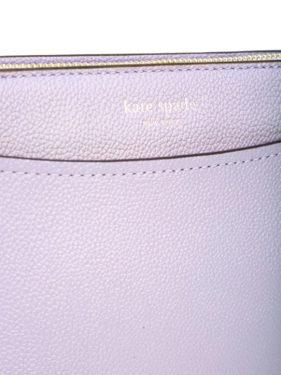 KATE SPADE TOP ZIP CROSSBODY BAG - 紫色