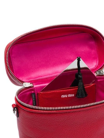 Shop Miu Miu Schultertasche Mit Henkel In Red