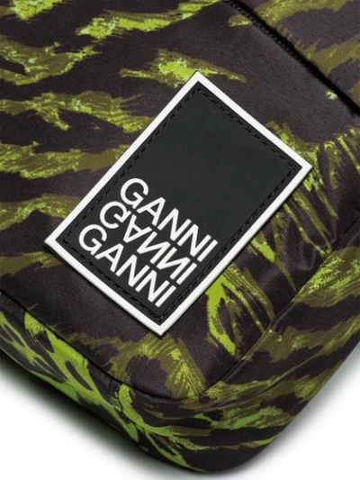 Shop Ganni Umhängetasche Mit Tiger-print In Black