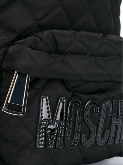 Shop Moschino Gesteppter Rucksack - Schwarz In Black