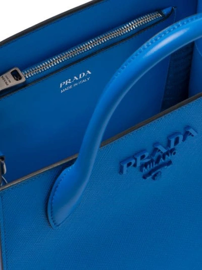 Shop Prada Handtasche Aus Saffiano-leder In Blue