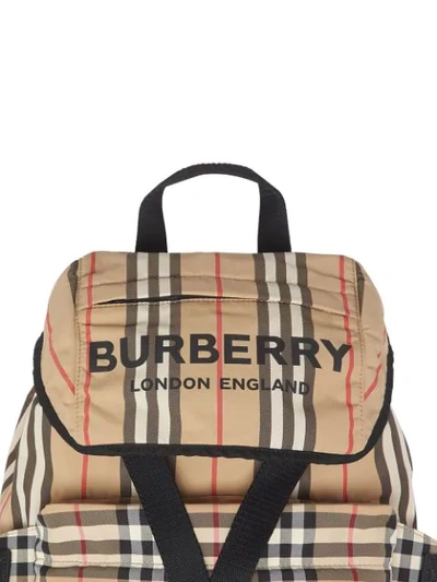 BURBERRY LOGO印花标志条纹尼龙背包 - 大地色