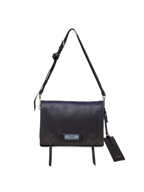 etiquette prada bag