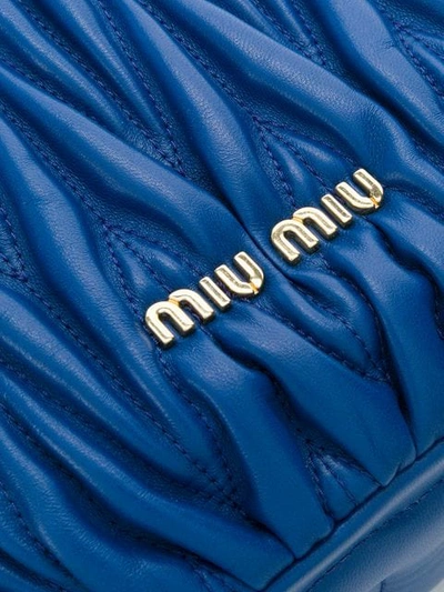 Shop Miu Miu Gesteppte Beuteltasche In Blue