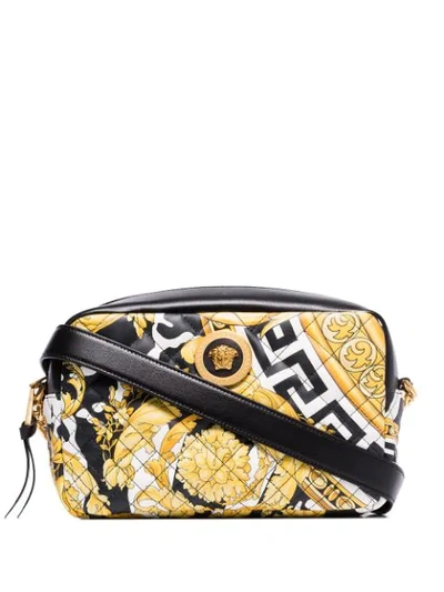 Shop Versace Gesteppte Umhängetasche Mit Print In Black