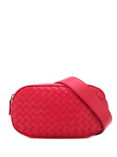 Shop Bottega Veneta Intrecciato Belt Bag - Red