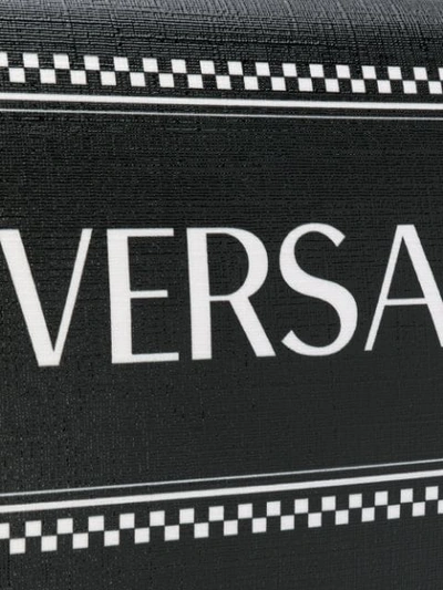 Shop Versace '90s' Umhängetasche Mit Vintage-logo In Black
